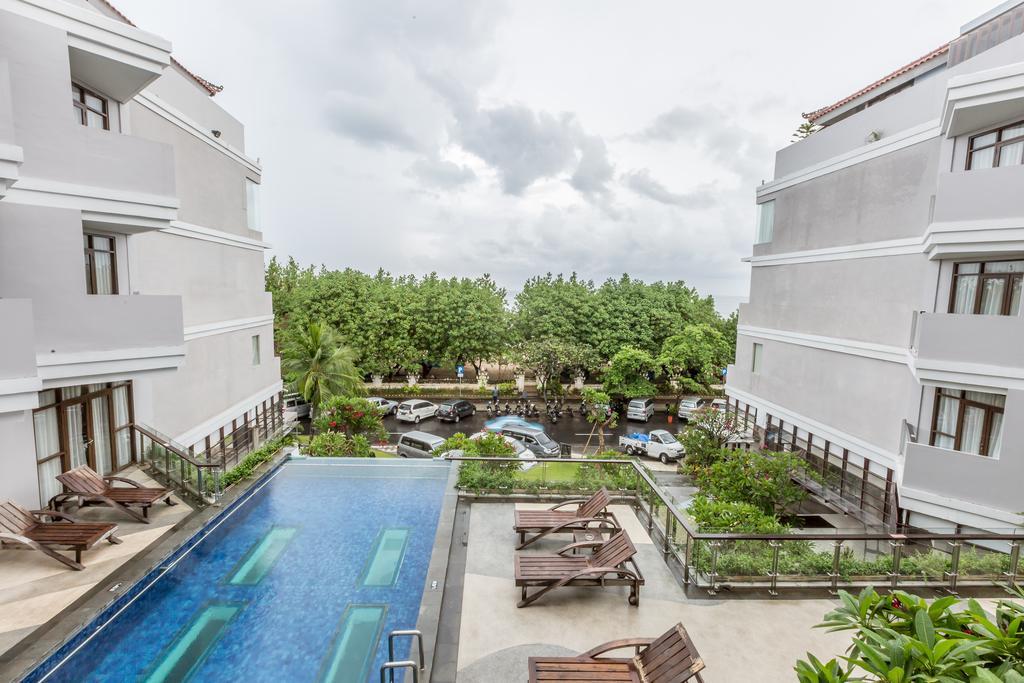 Wyndham Garden Kuta Beach Bali Exterior photo